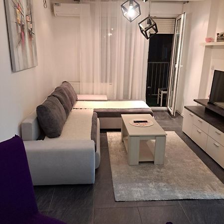 Apartamento Stan Na Dan 021 Novi Sad Exterior foto