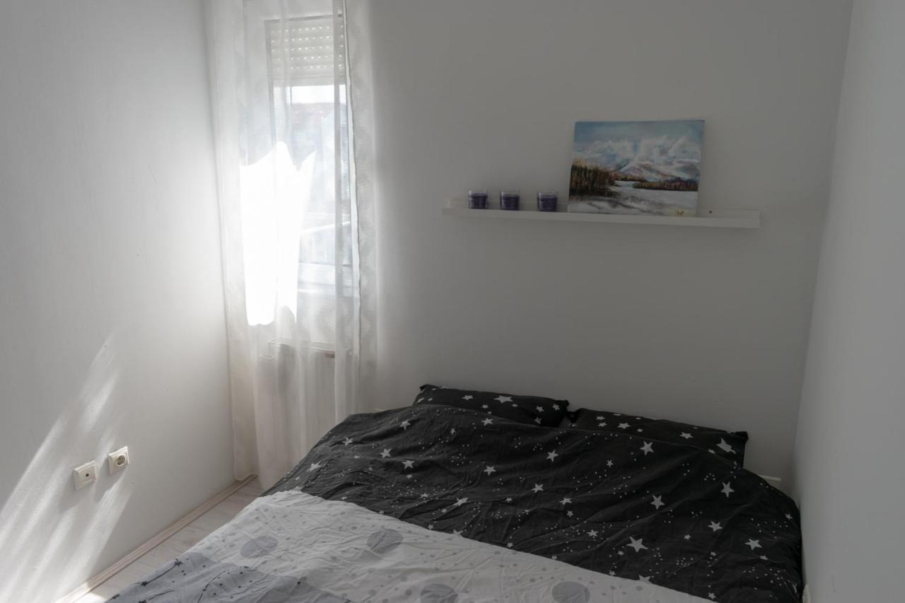 Apartamento Stan Na Dan 021 Novi Sad Exterior foto