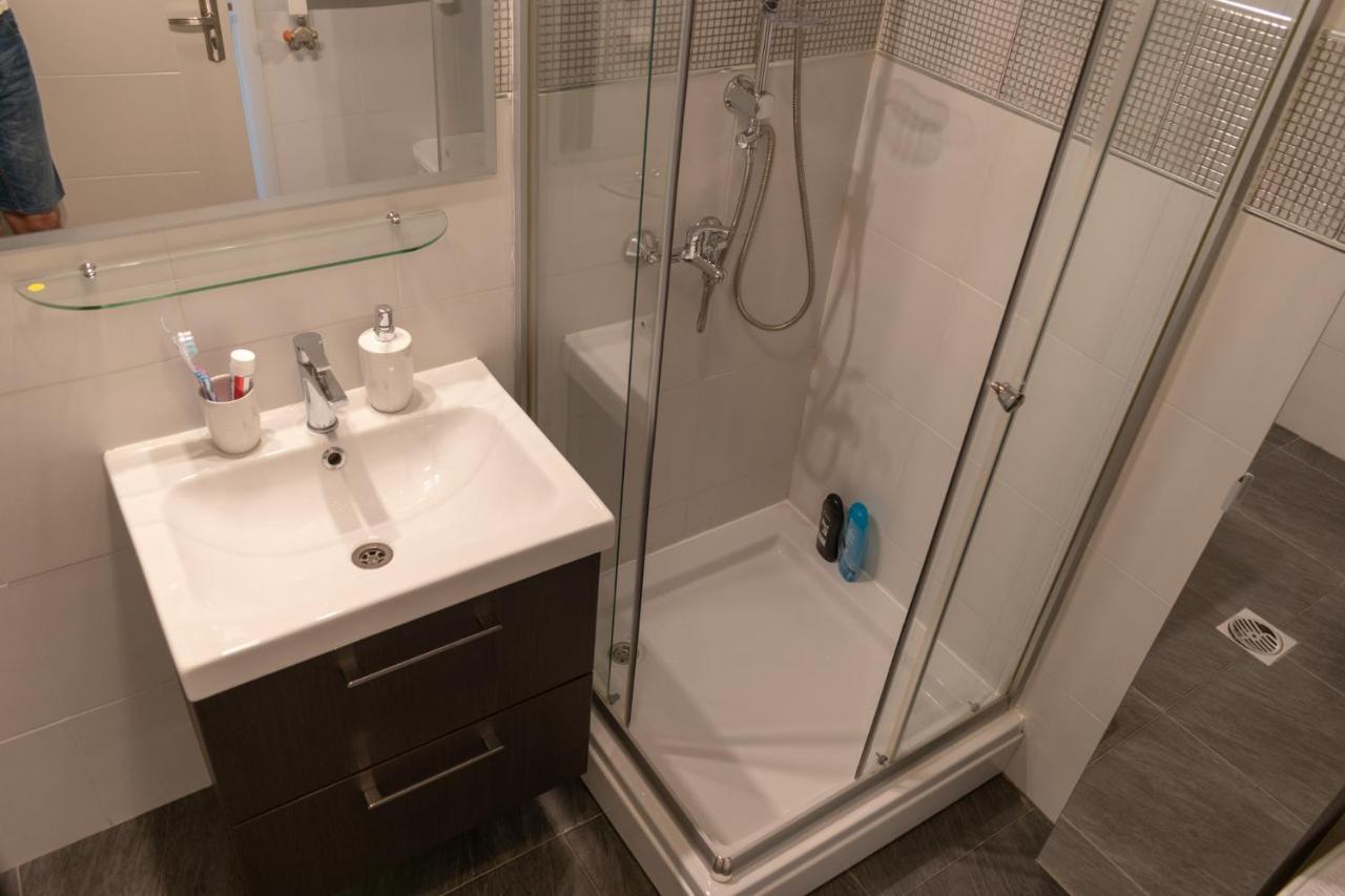 Apartamento Stan Na Dan 021 Novi Sad Exterior foto