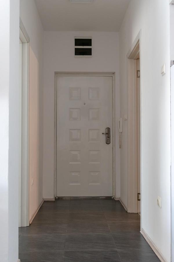 Apartamento Stan Na Dan 021 Novi Sad Exterior foto