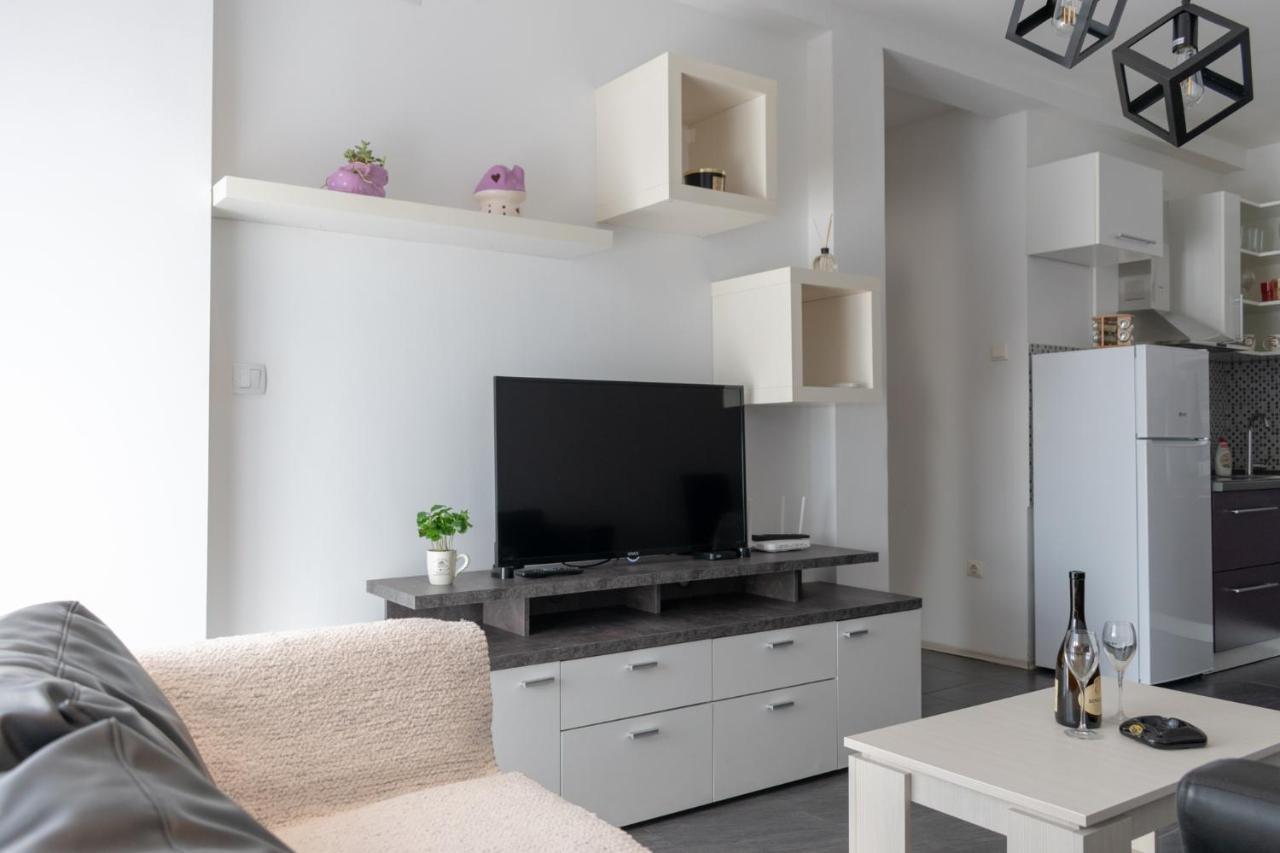 Apartamento Stan Na Dan 021 Novi Sad Exterior foto