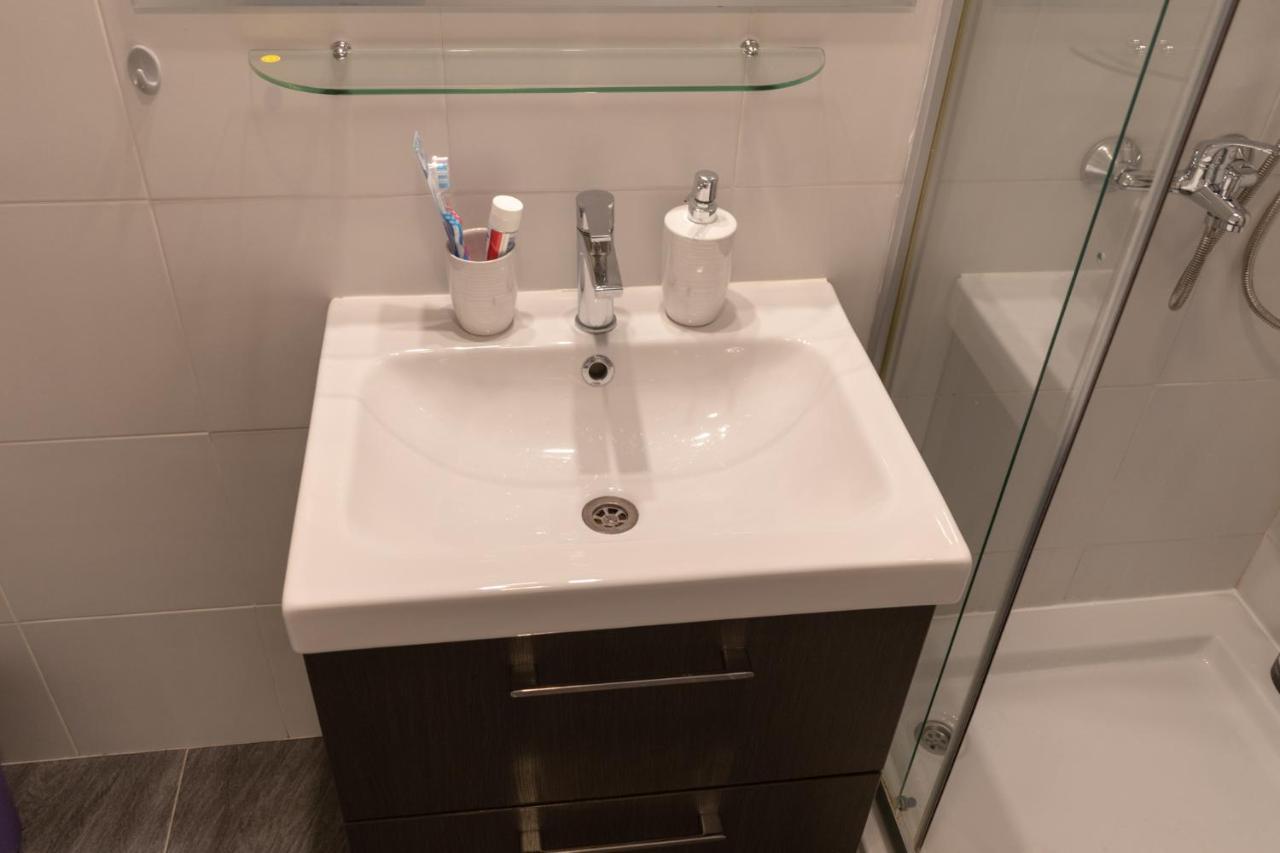 Apartamento Stan Na Dan 021 Novi Sad Exterior foto